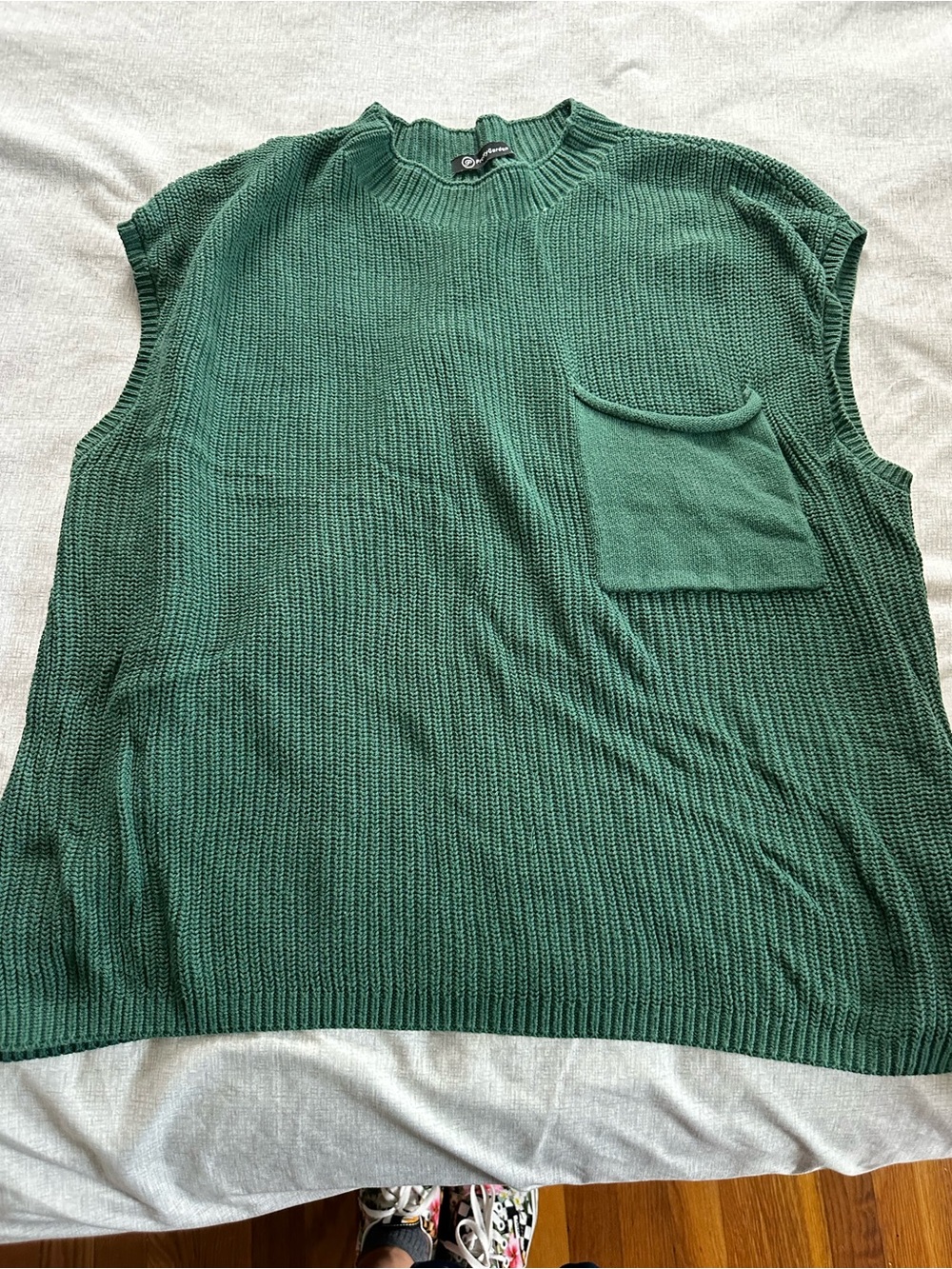 Knit Sleeveless Crewneck shirt with Pocket